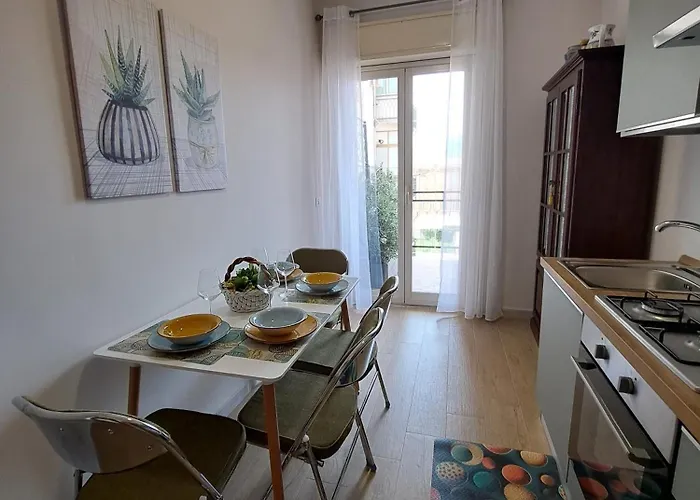 Skyline Apartment *