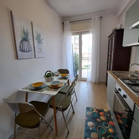 Skyline Apartment *